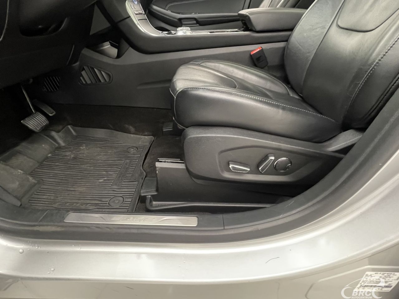 Ford Edge | 23