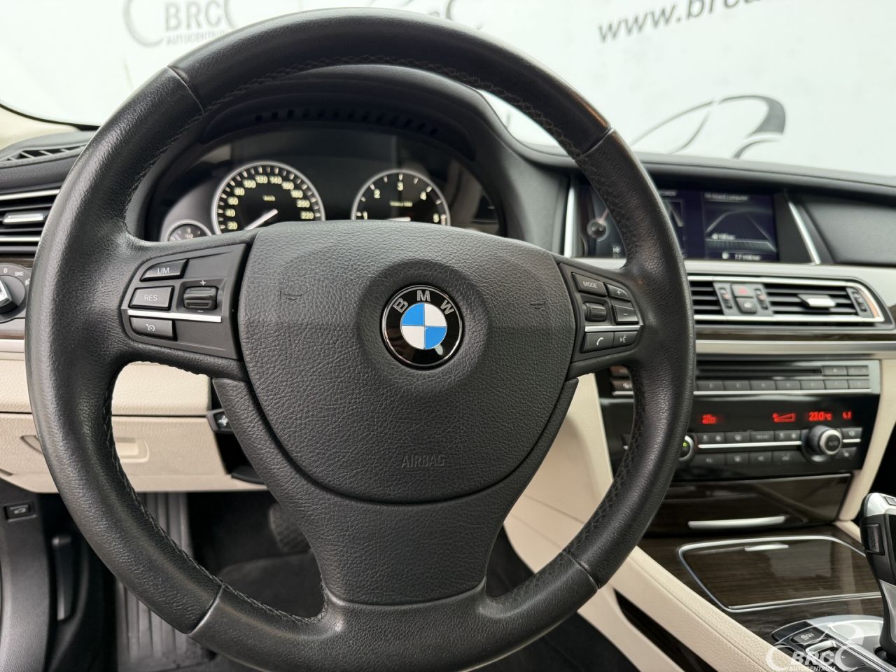 BMW 740 | 22