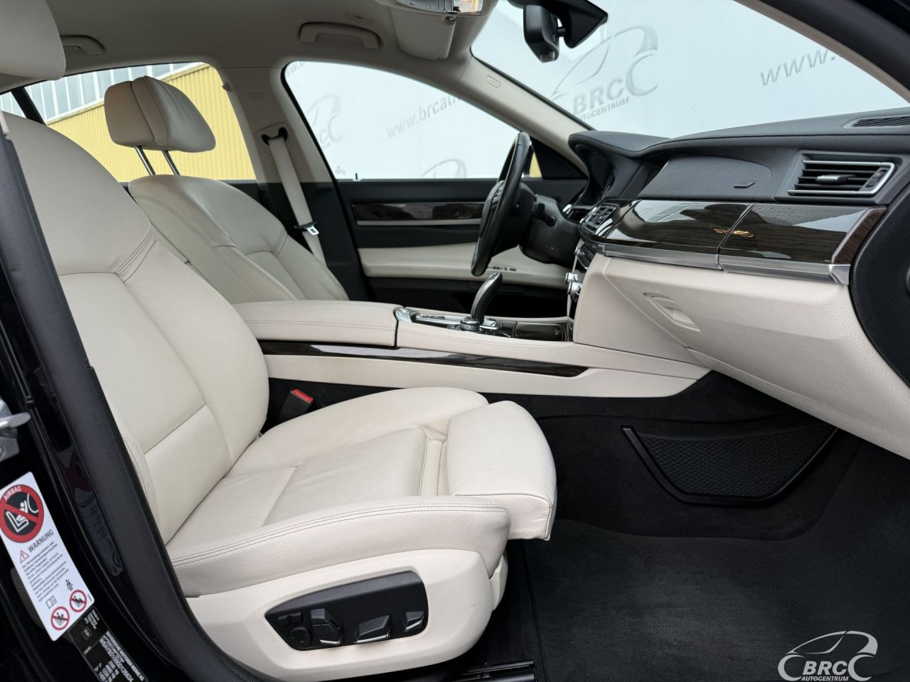 BMW 740 | 8