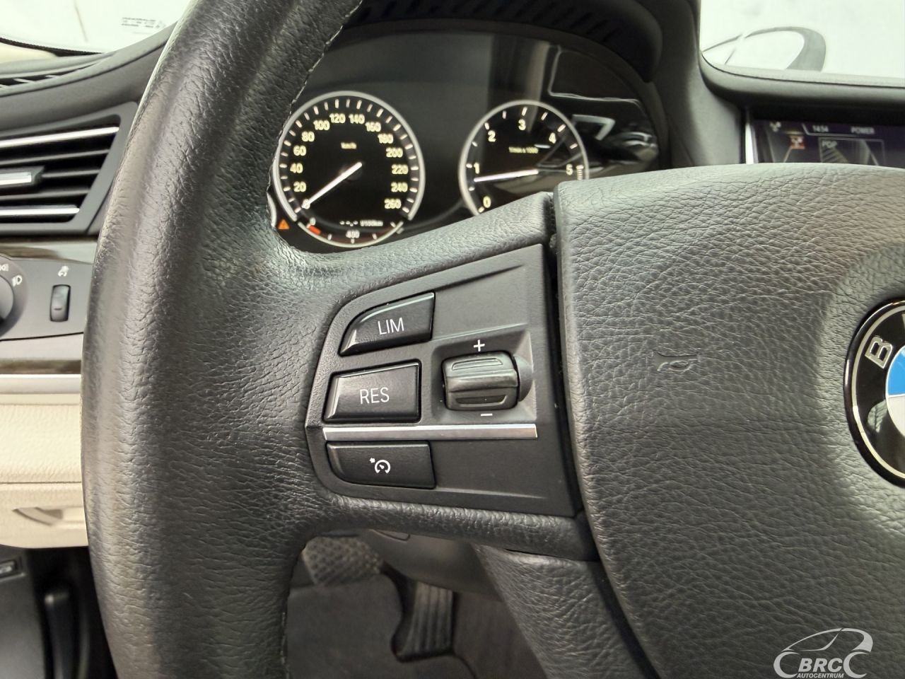 BMW 740 | 24