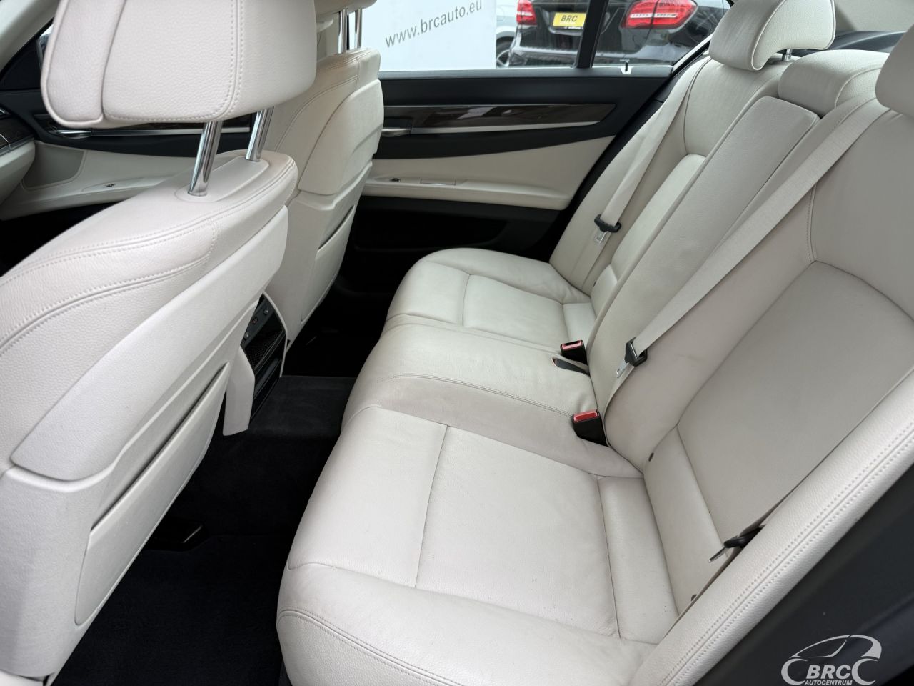 BMW 740 | 15