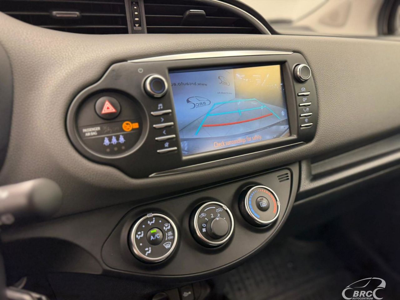 Toyota Yaris | 12