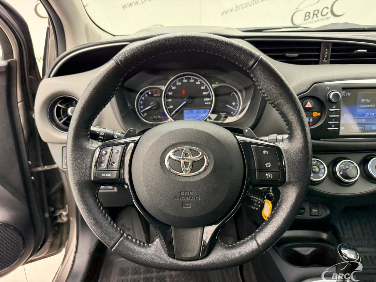 Toyota Yaris | 8