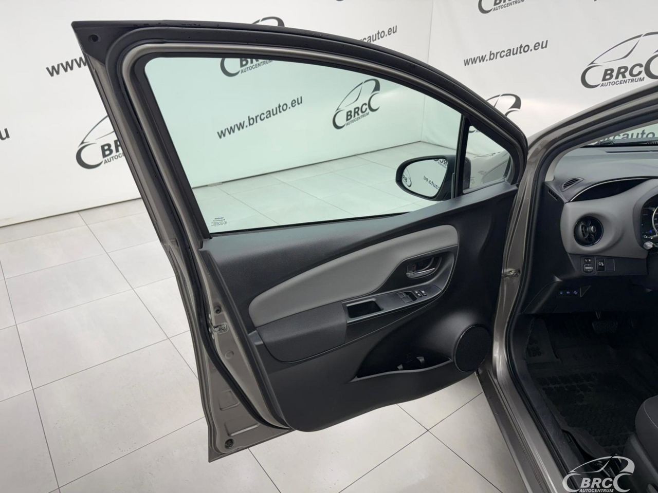 Toyota Yaris | 4