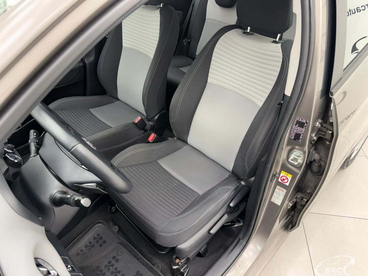 Toyota Yaris | 7