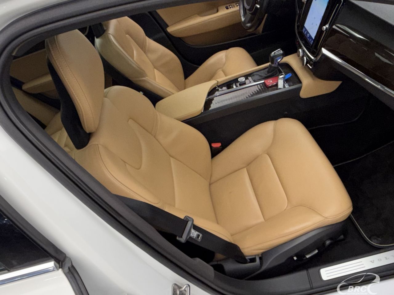Volvo S90 | 4