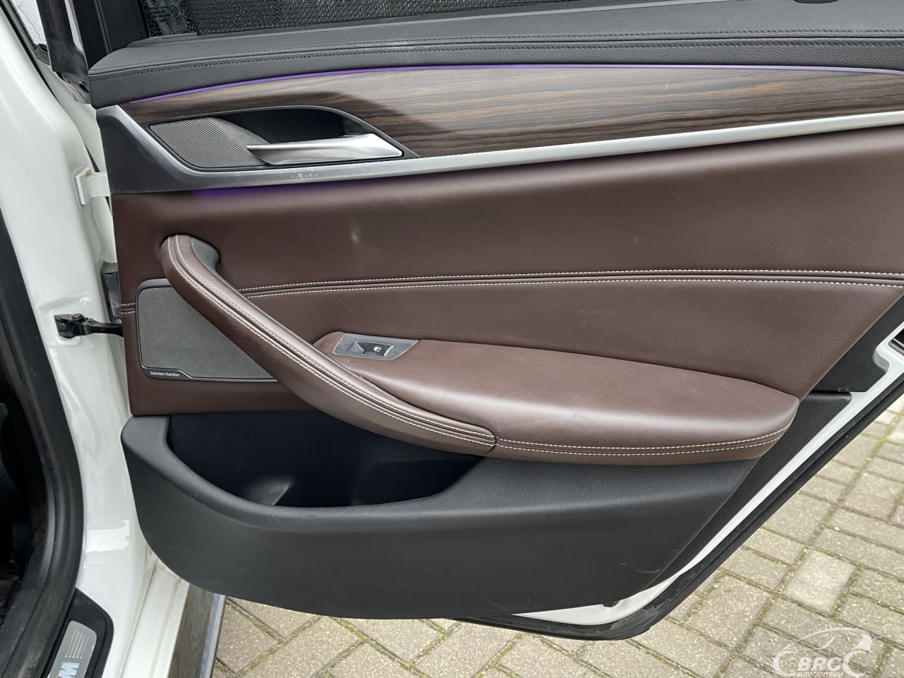 BMW M550 | 42