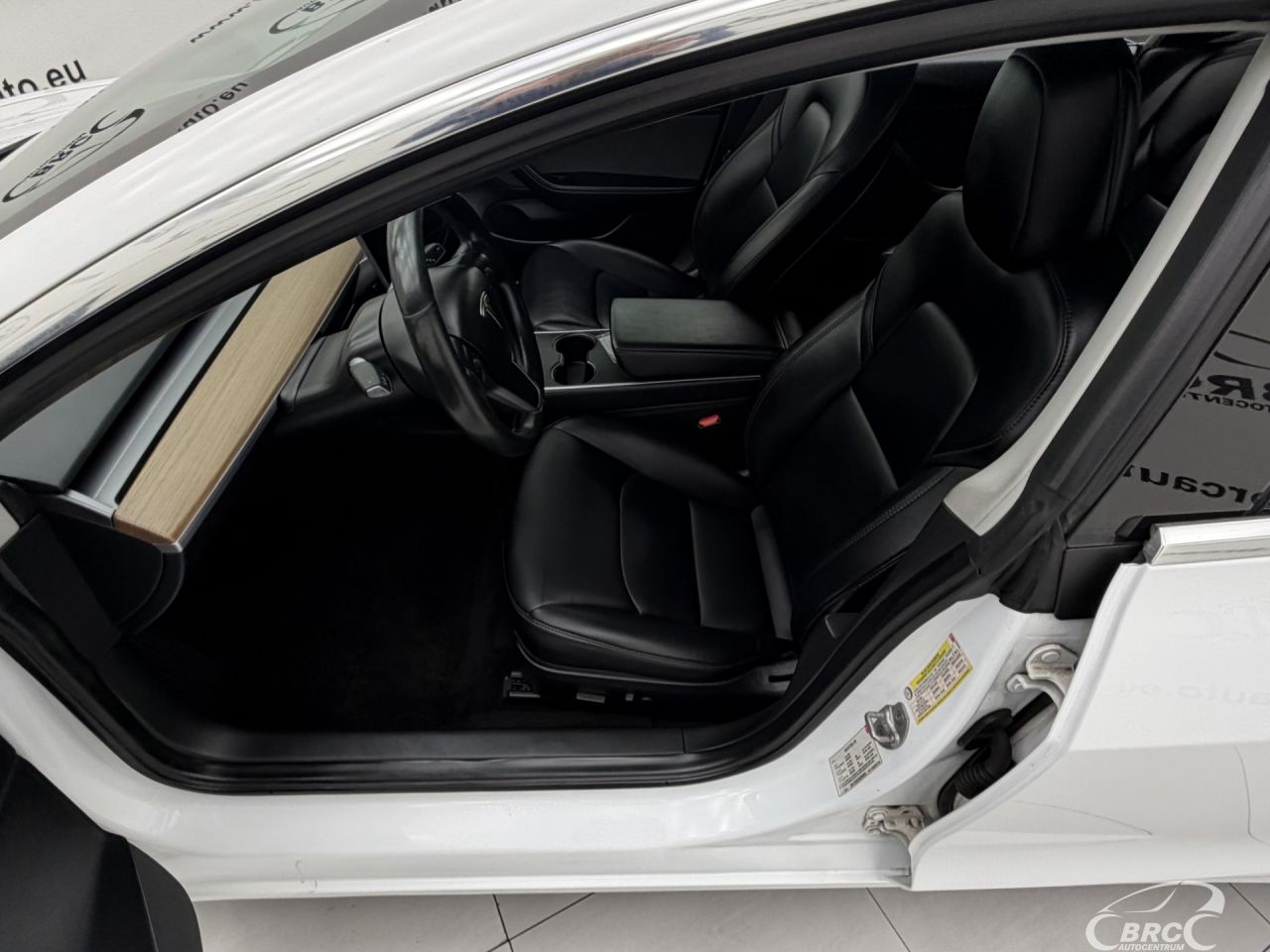 Tesla Model 3 | 17