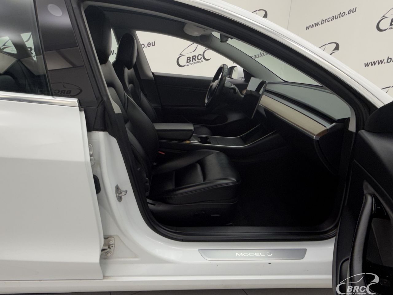 Tesla Model 3 | 3