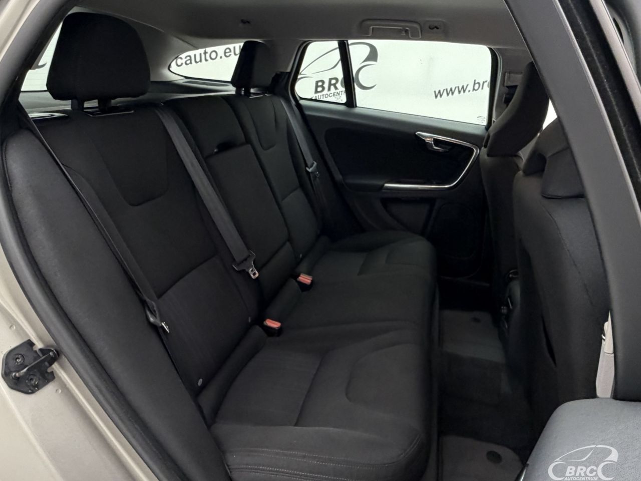 Volvo V60 | 10