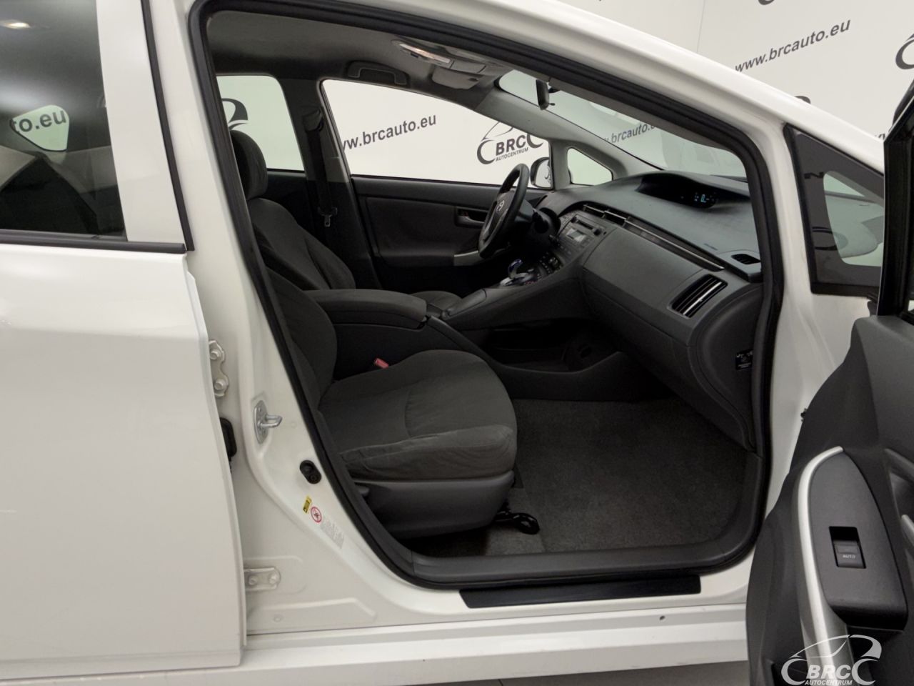 Toyota Prius | 3