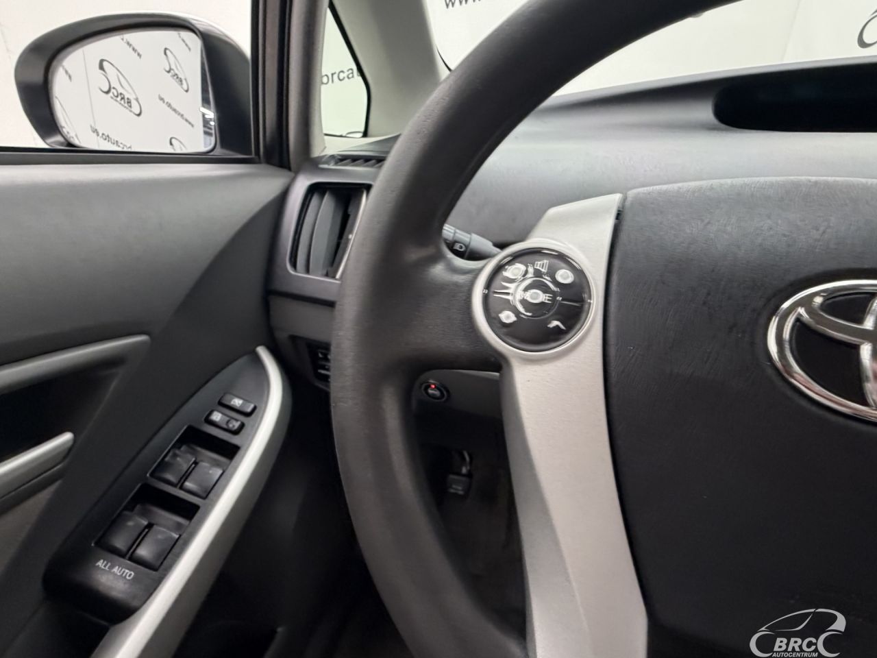 Toyota Prius | 29