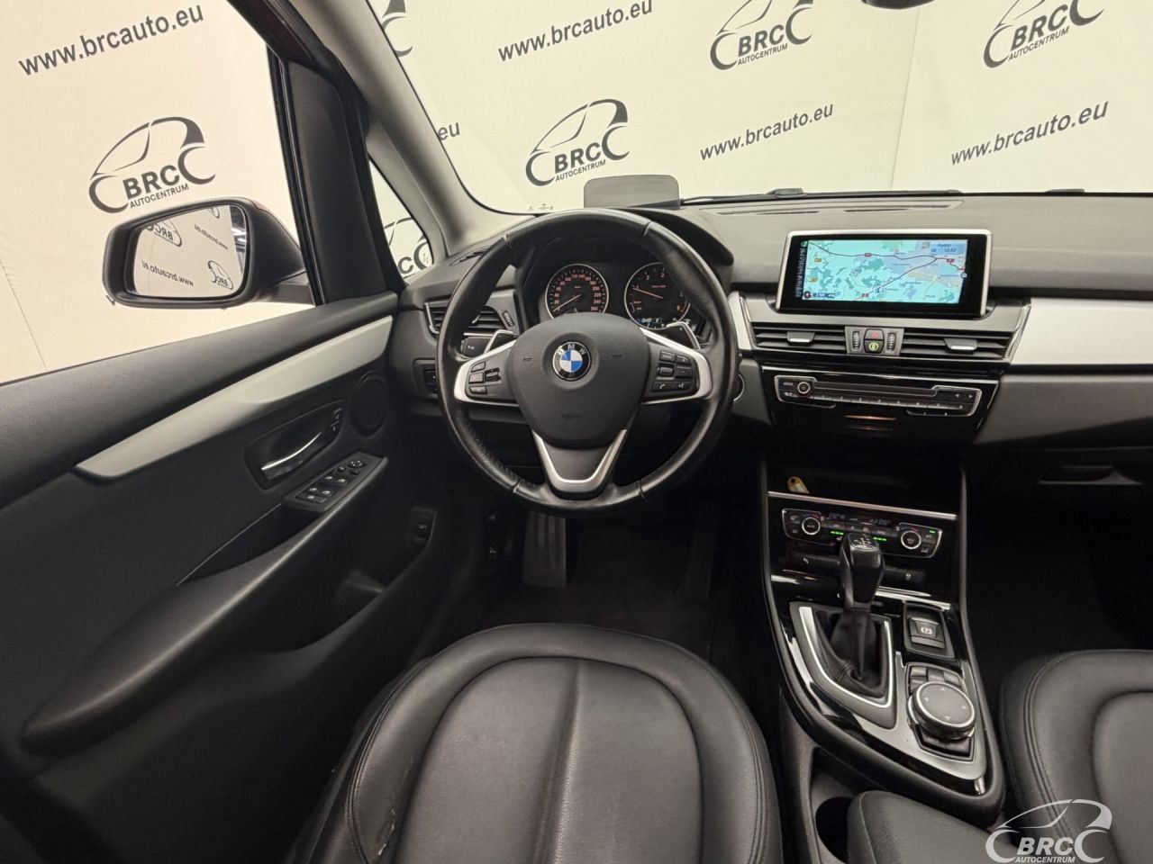 BMW 218 | 12