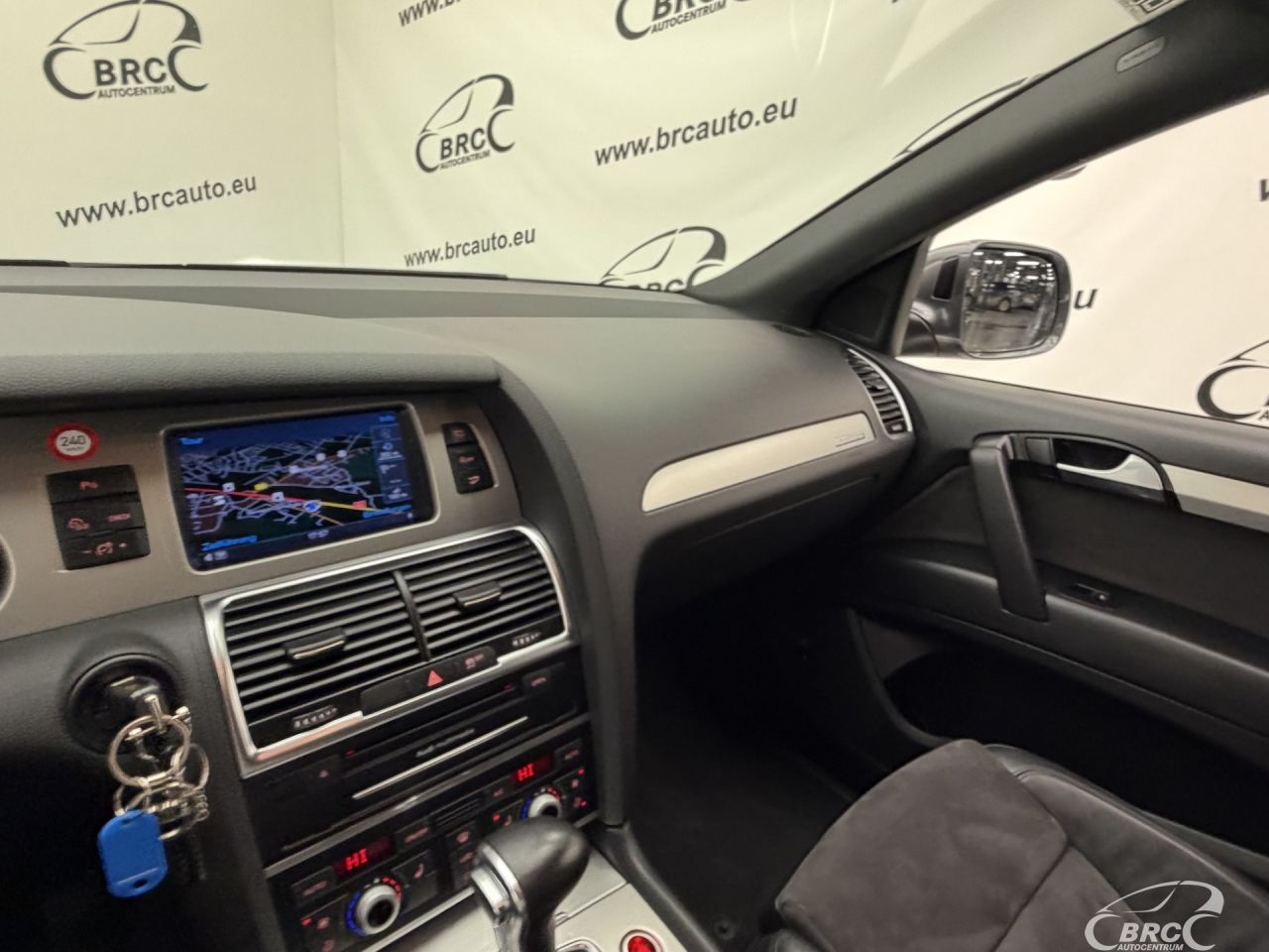 Audi Q7 | 28
