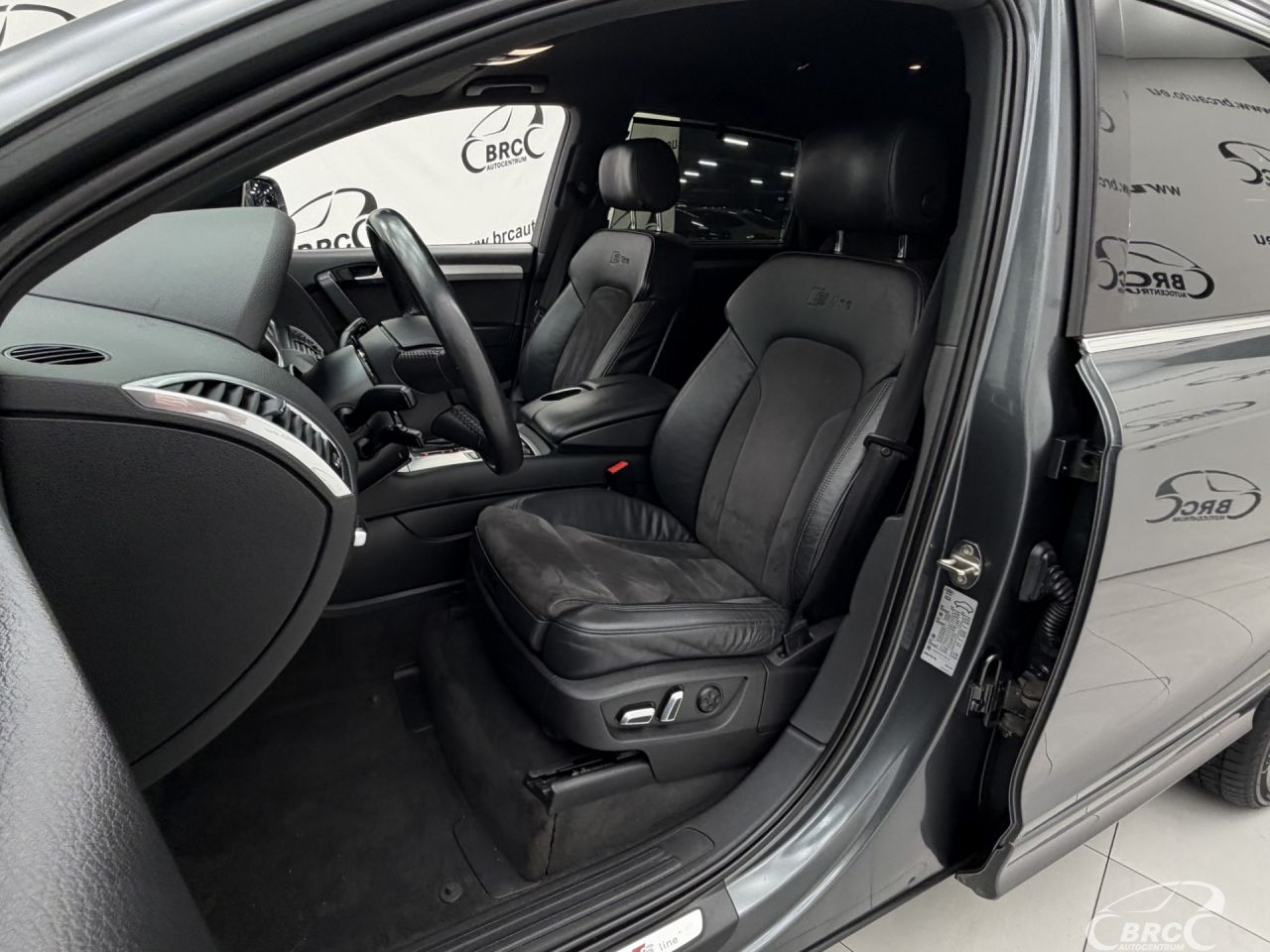 Audi Q7 | 25