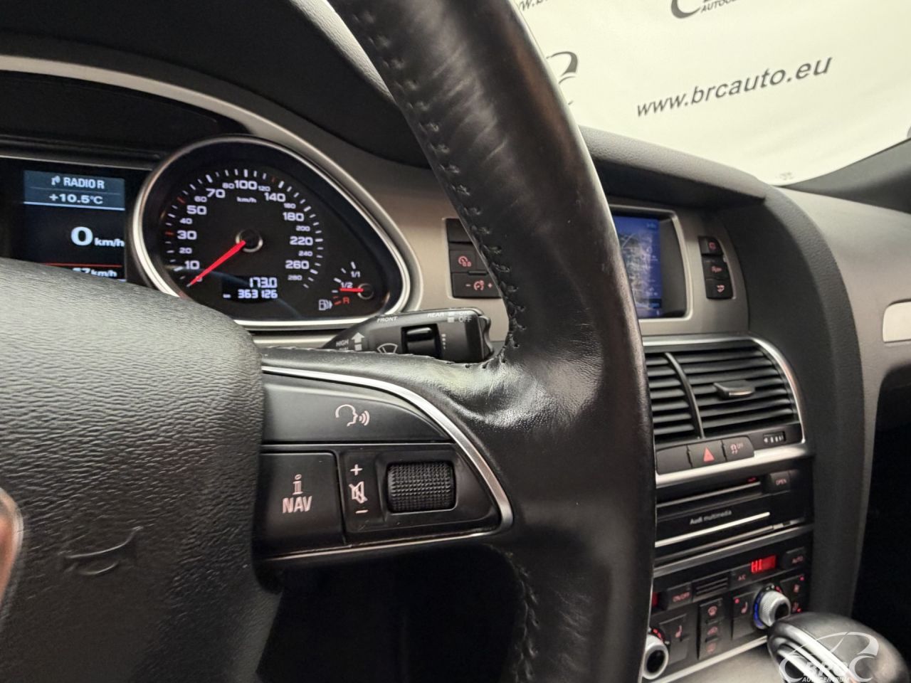 Audi Q7 | 32
