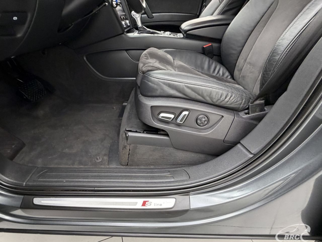 Audi Q7 | 24