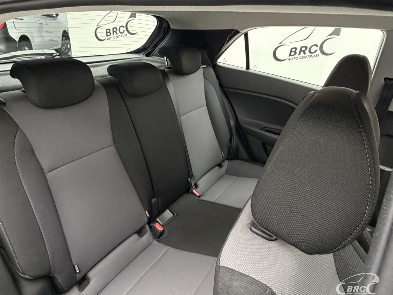 Hyundai i20 | 10