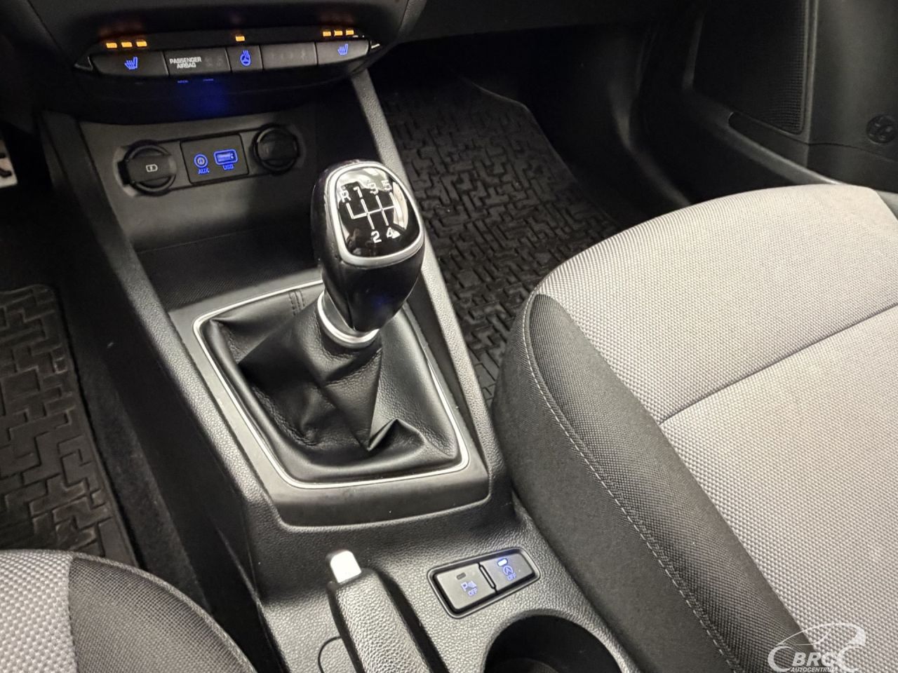 Hyundai i20 | 24