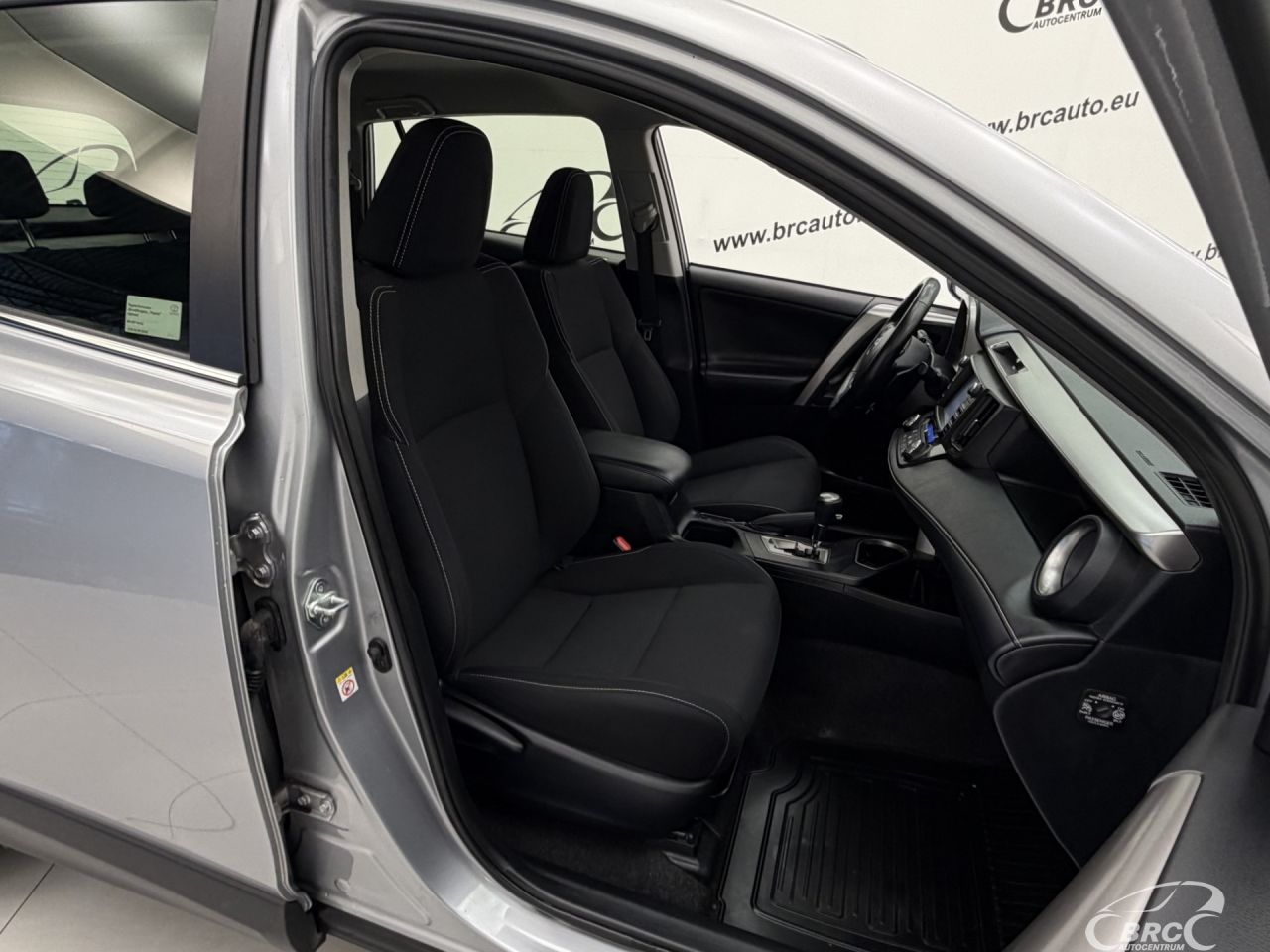 Toyota RAV4 | 12