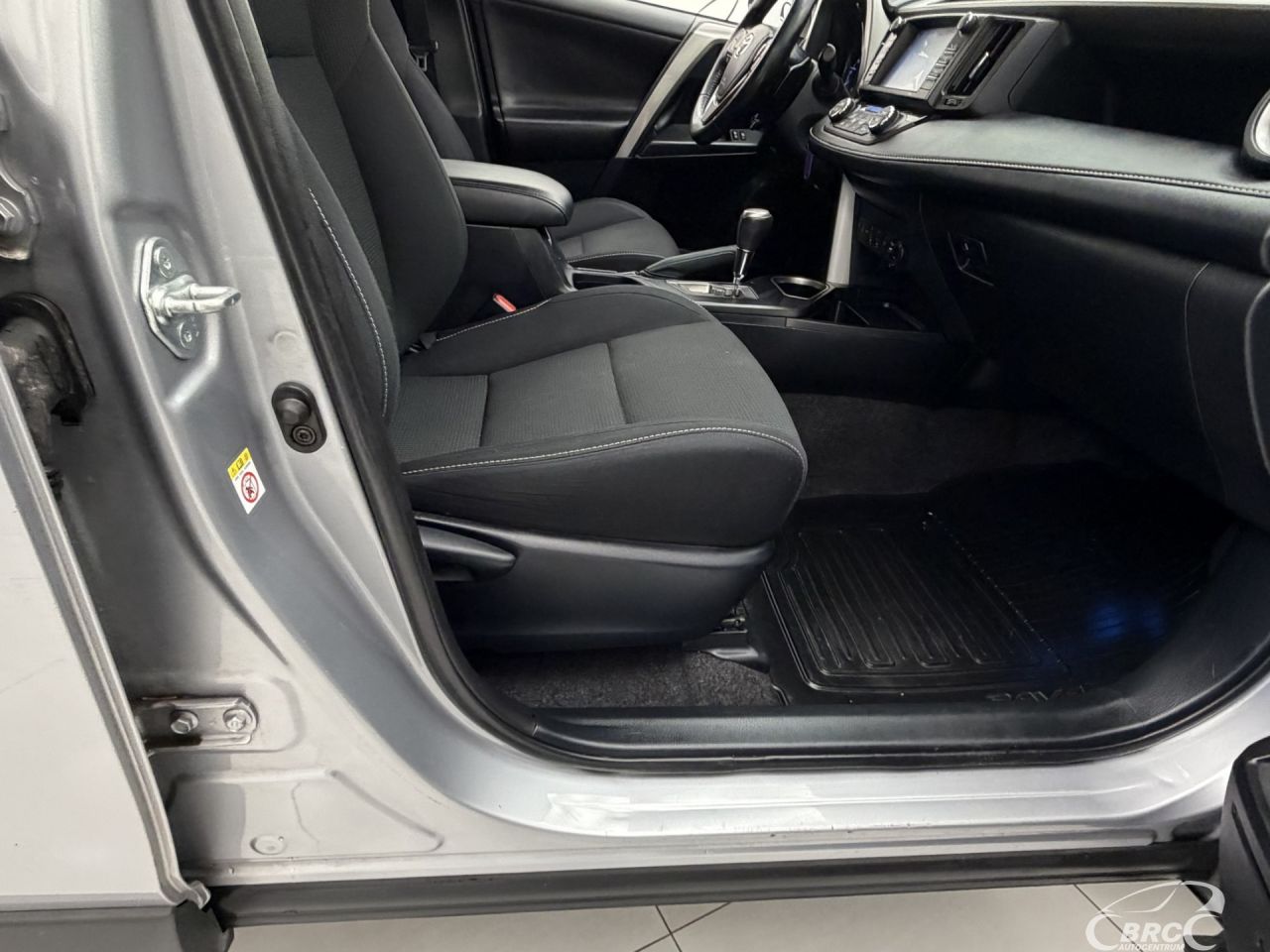 Toyota RAV4 | 10