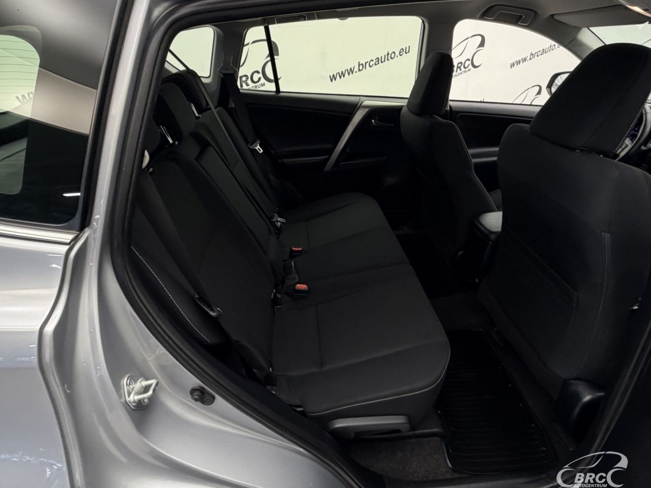 Toyota RAV4 | 18