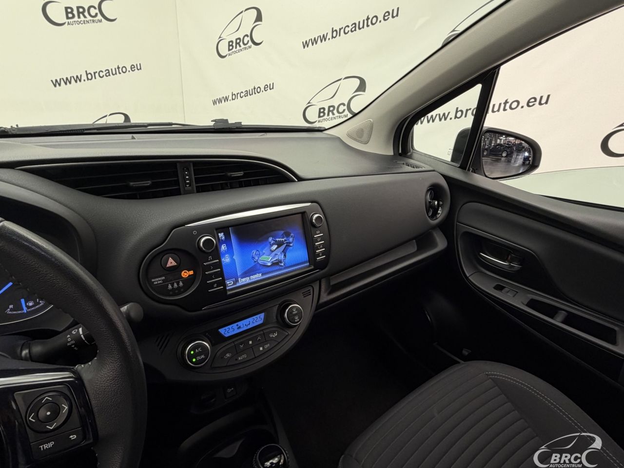 Toyota Yaris | 27
