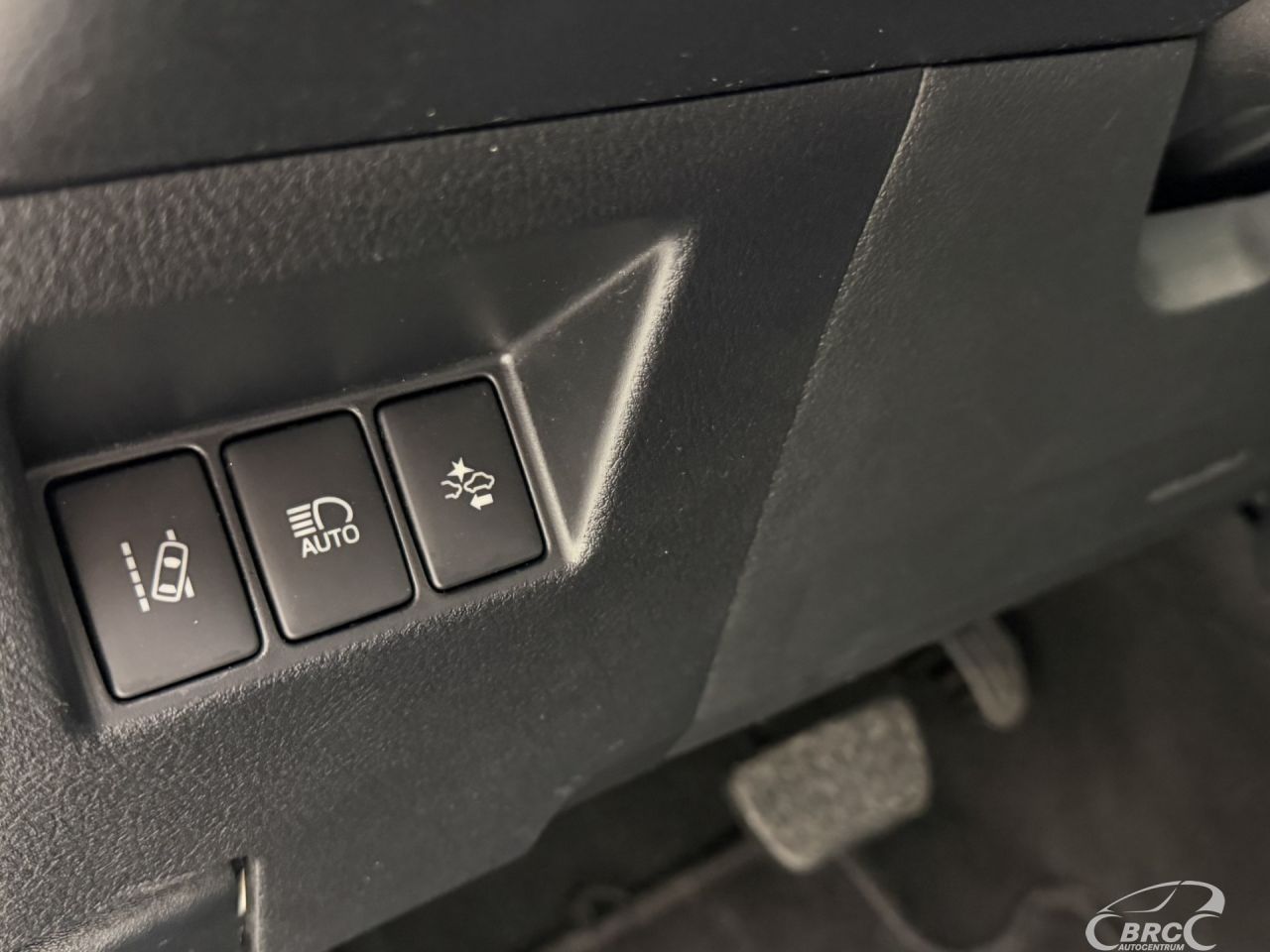Toyota Yaris | 24