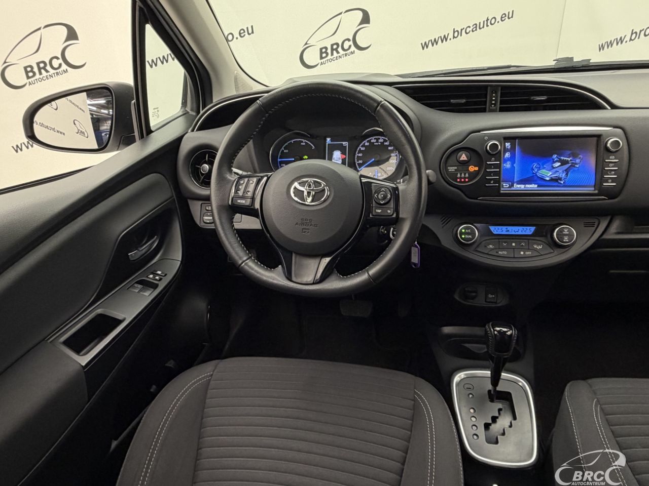 Toyota Yaris | 12