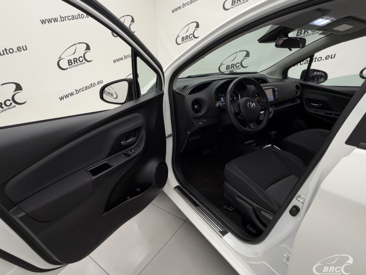 Toyota Yaris | 17