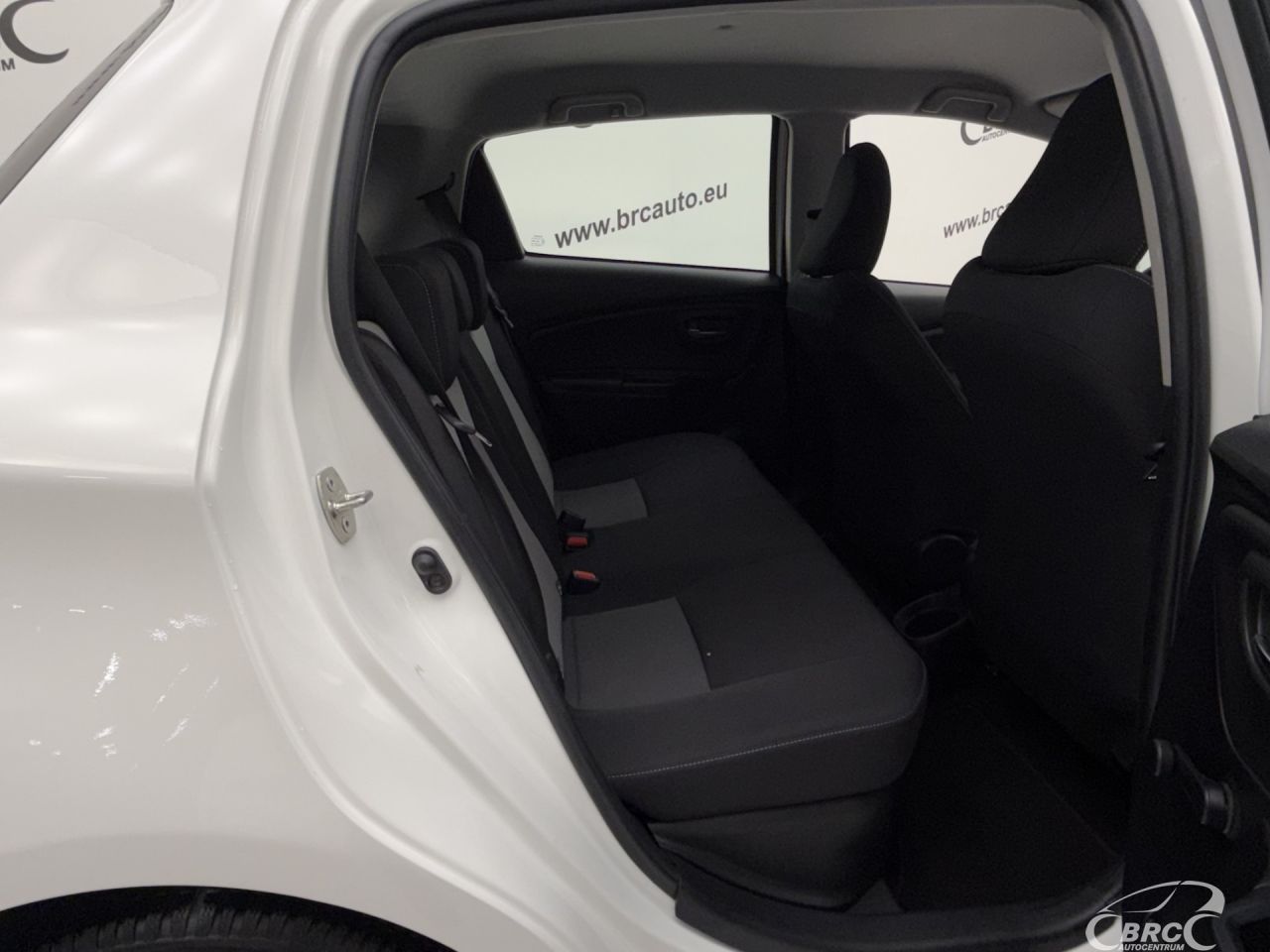 Toyota Yaris | 8