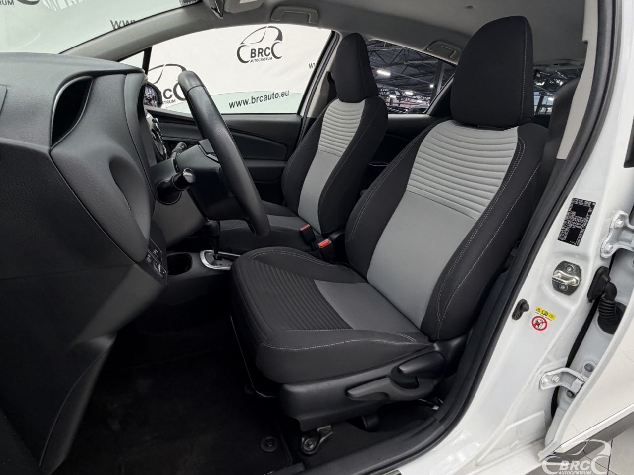 Toyota Yaris | 21