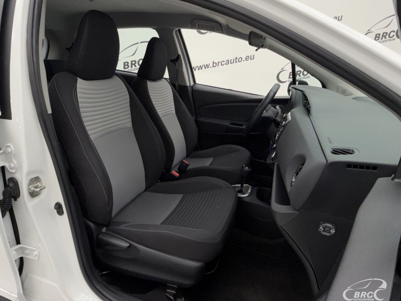 Toyota Yaris | 6