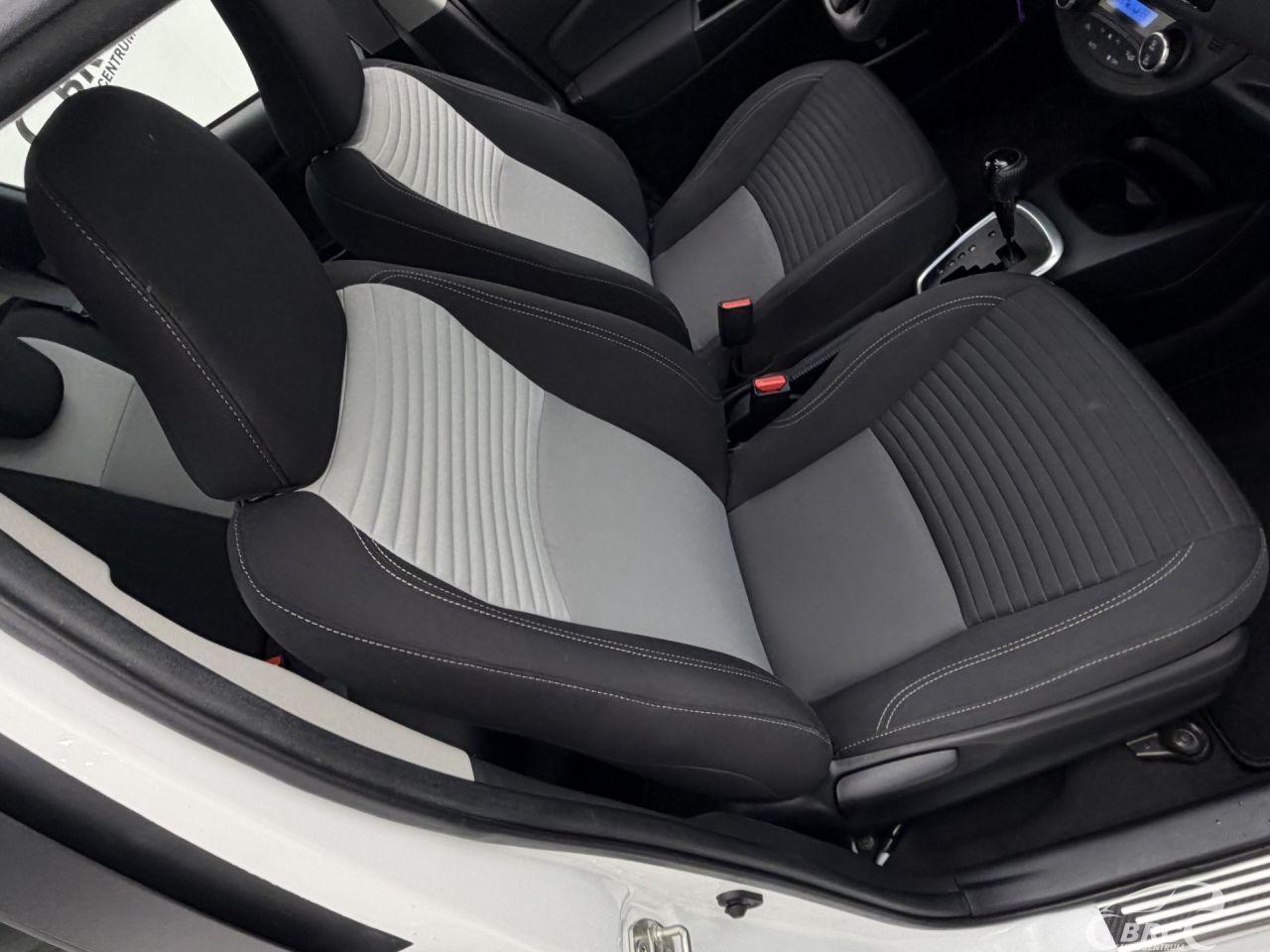 Toyota Yaris | 4