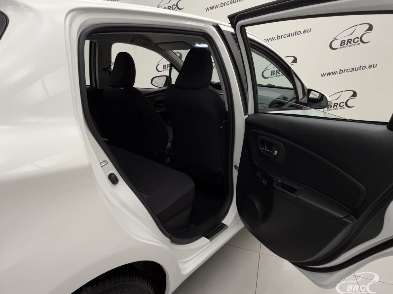 Toyota Yaris | 11