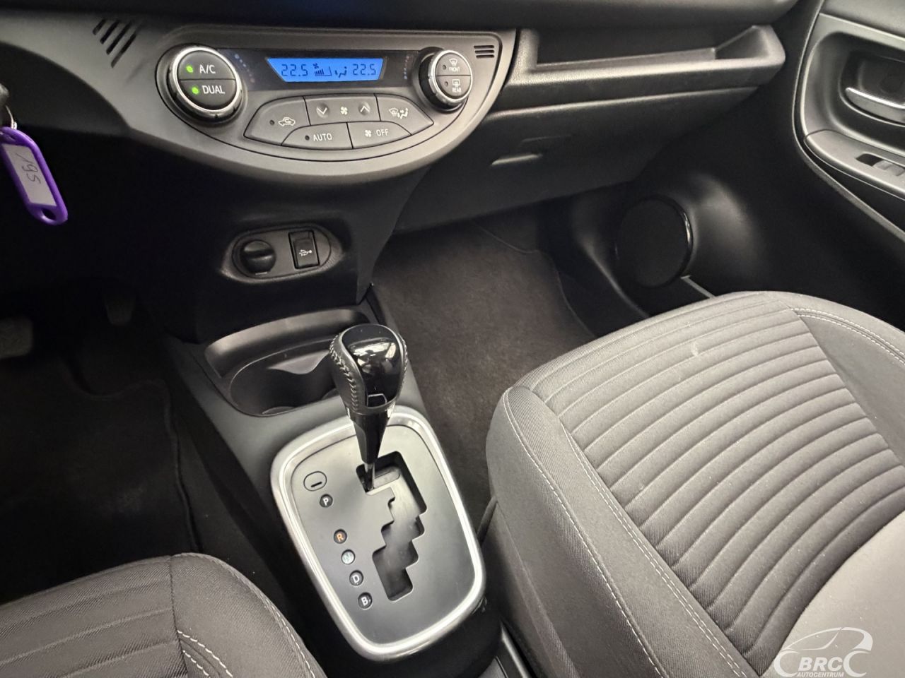 Toyota Yaris | 26