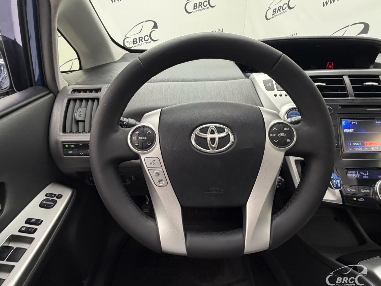Toyota Prius+ | 26