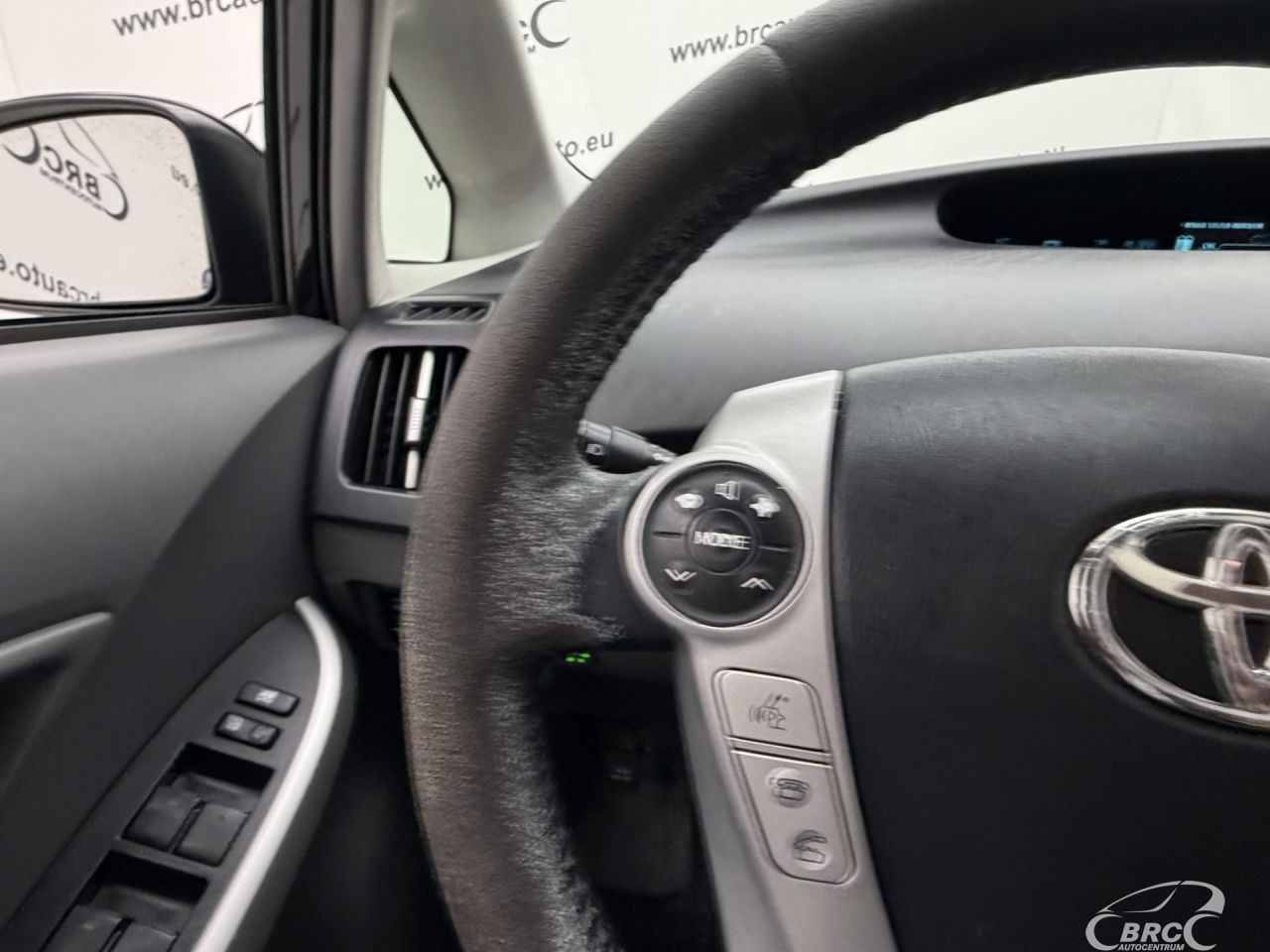 Toyota Prius | 28