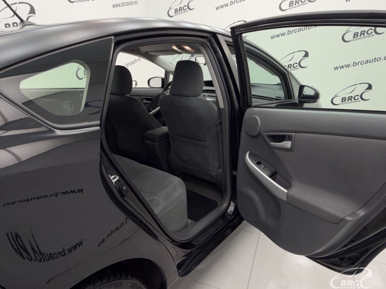 Toyota Prius | 11