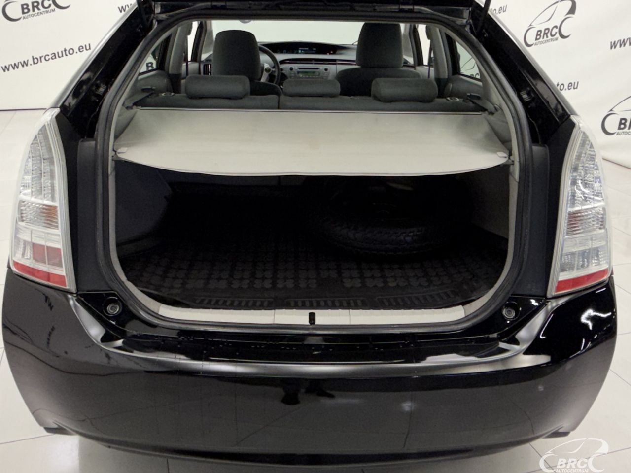 Toyota Prius | 32