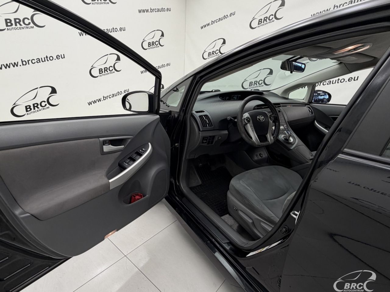 Toyota Prius | 17