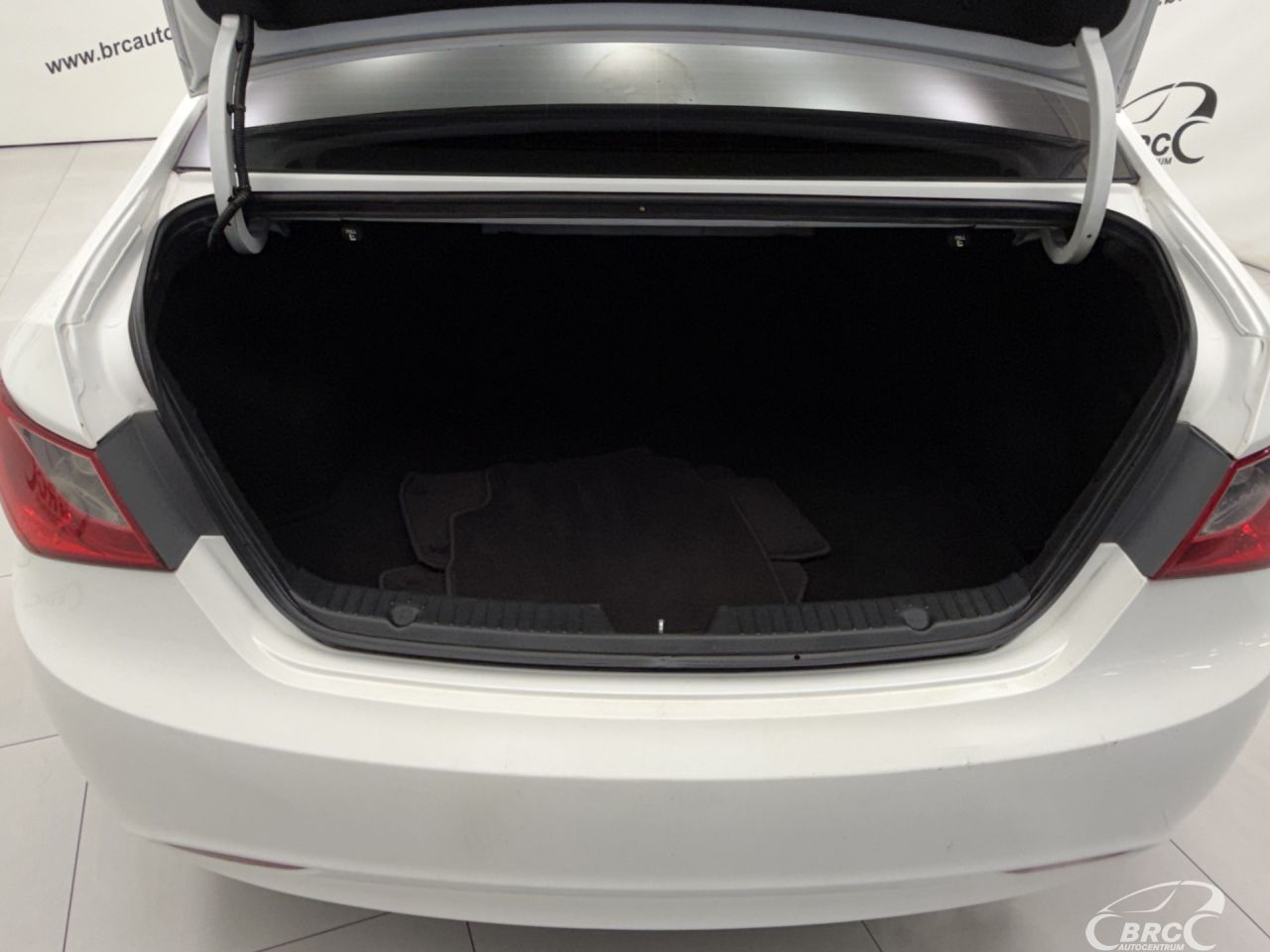 Hyundai Sonata | 32