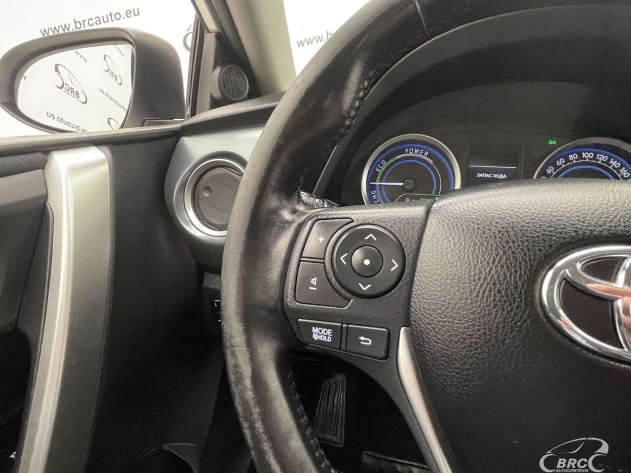 Toyota Auris | 28