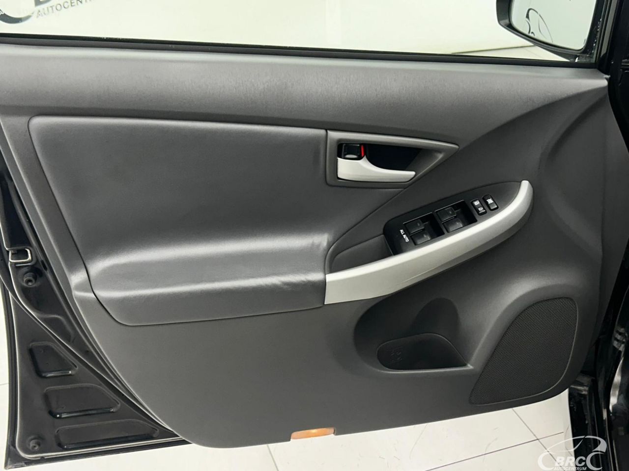 Toyota Prius | 9