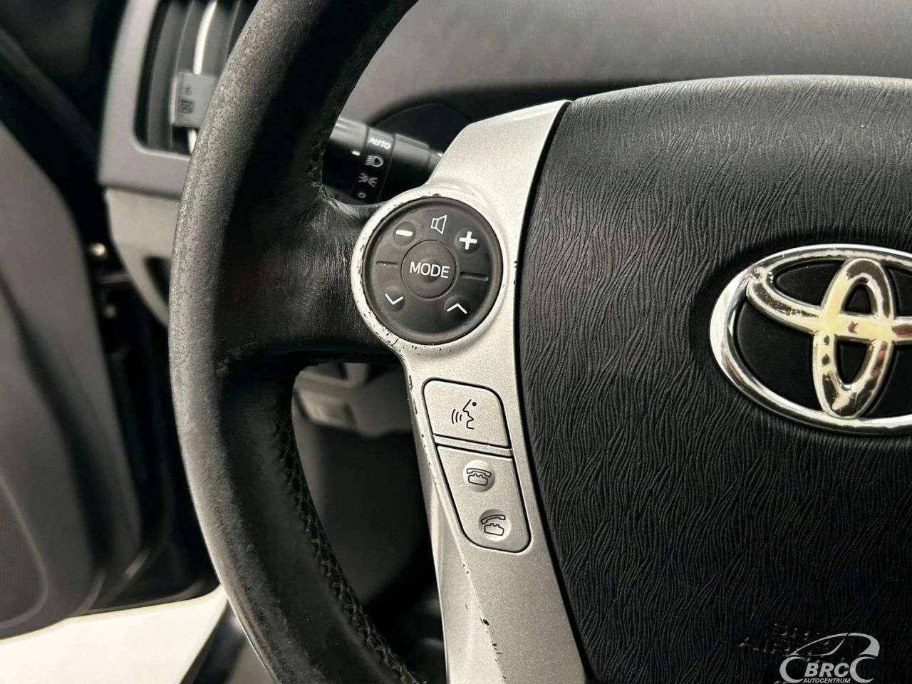 Toyota Prius | 12
