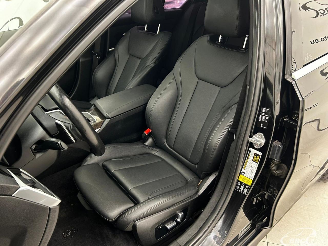 BMW 330 | 4