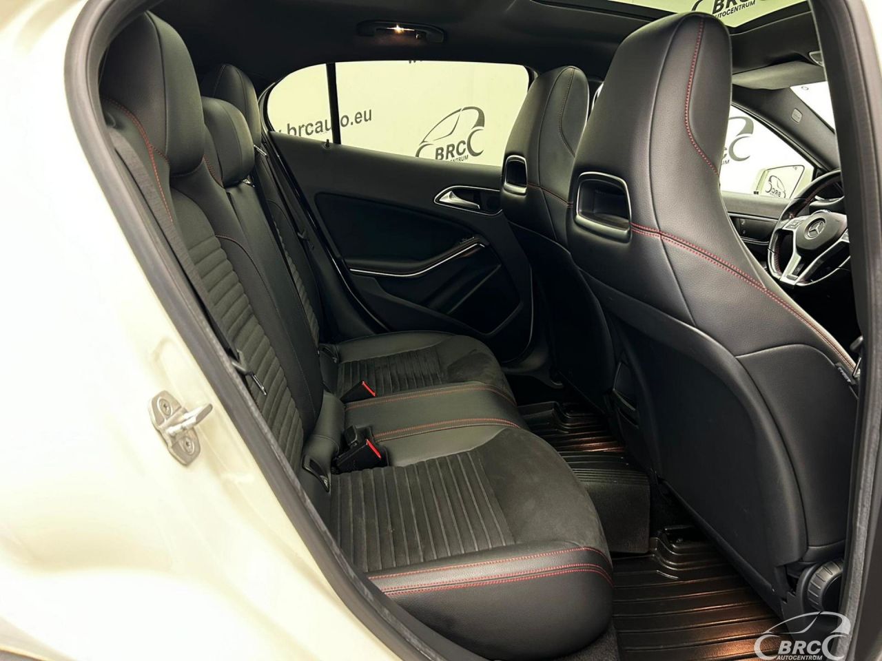 Mercedes-Benz GLA220 | 8