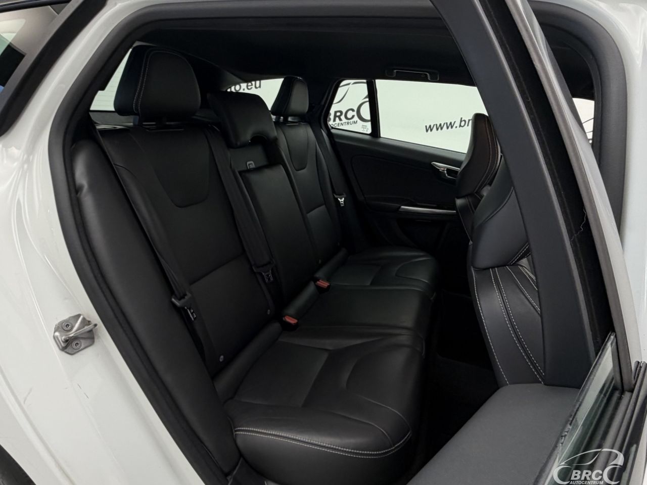 Volvo V60 | 10