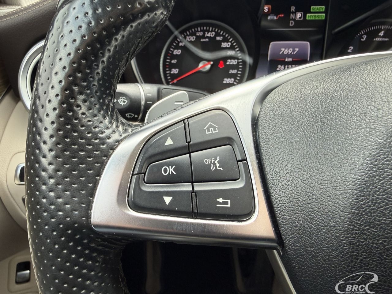Mercedes-Benz C350 | 23