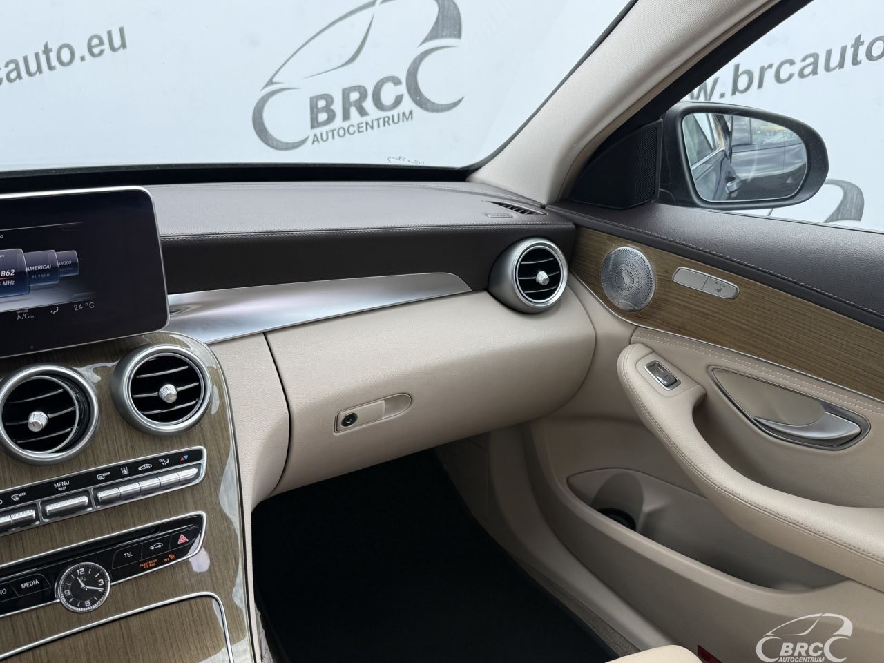 Mercedes-Benz C350 | 8